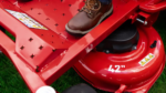 Craftsman Z3200 42 in. 547 cc Hydrostatic Gas Zero Turn Riding Mower - Image 9