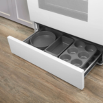 Insignia 30 in. Wide 4 Elements 5.3 Cu. Ft. Freestanding Electric Range with Dual-Size Burner and Storage Drawer - Image 4