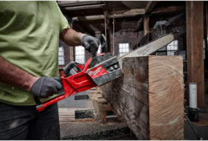 Milwaukee M18 FUEL Chainsaw Kit - Image 4